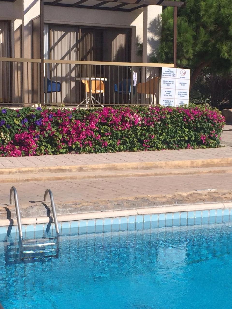 Kings Annex Aparthotel Paphos Bagian luar foto
