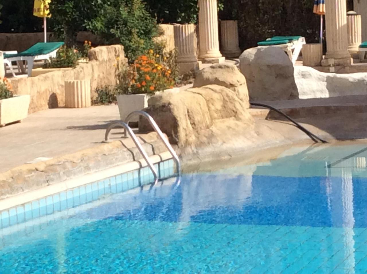 Kings Annex Aparthotel Paphos Bagian luar foto