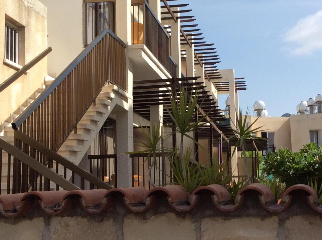 Kings Annex Aparthotel Paphos Bagian luar foto