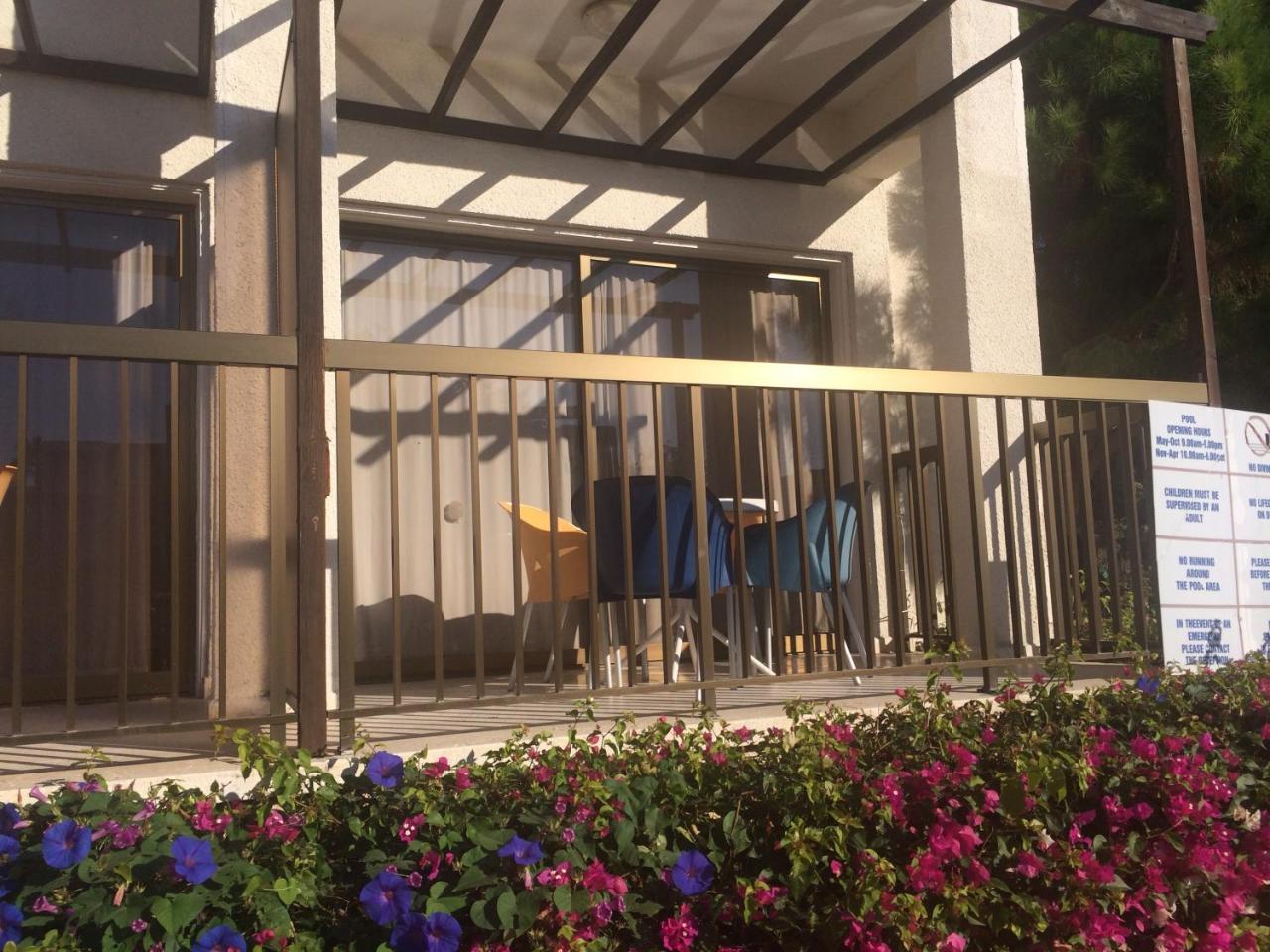 Kings Annex Aparthotel Paphos Bagian luar foto